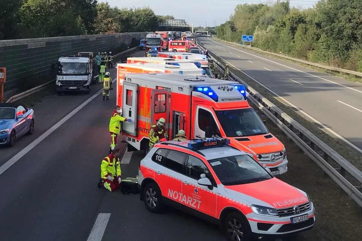 A31 Bottrop – Schwerer Verkehrsunfall mit 11 Verletzten auf der Autobahn – Rettungshubschrauber im Einsatz