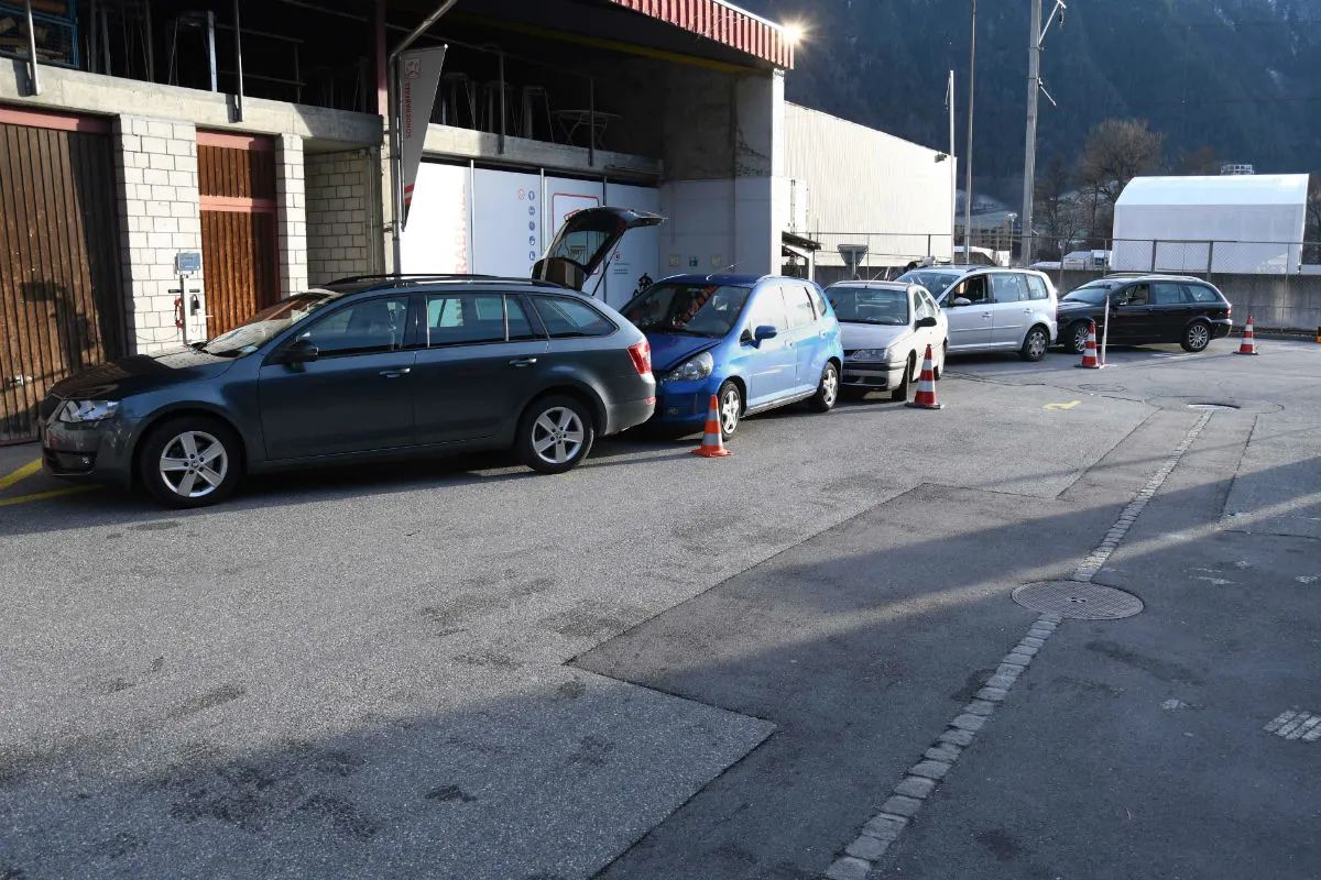 Chur GR - Fünf beschädigte Fahrzeuge bei Verkehrsunfall