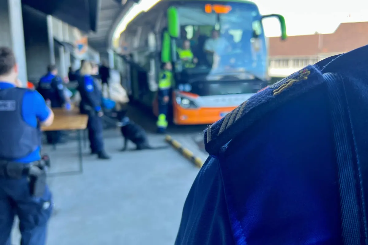 Stadt Basel – Gemeinsame Grosskontrolle eines Fernbusses