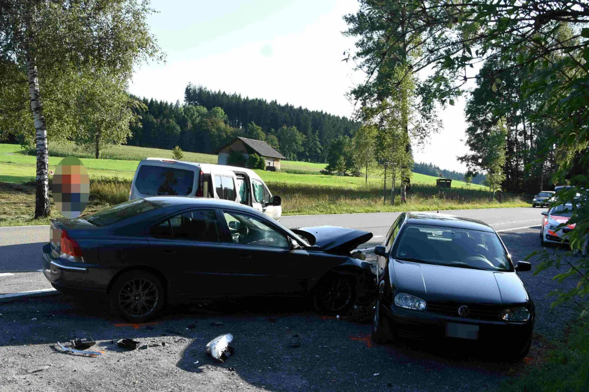 Andwil SG - Zwei Verletzte bei Kollision