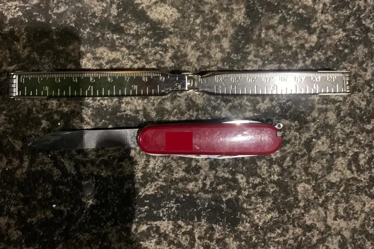 Zwei Männer bedrohen Türsteher mit zerbrochener Glasflasche und Taschenmesser in Wien