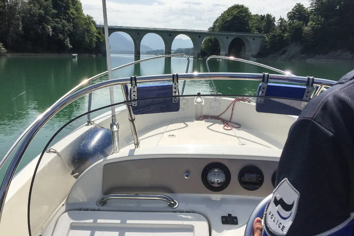 Verbot der Schifffahrt auf bestimmten Freiburger Seen und dem Broye-Kanal