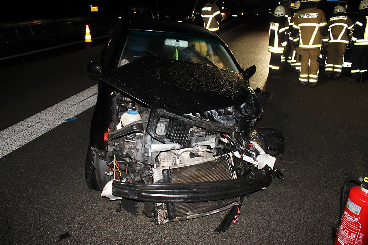 Drei Schwerverletzte in Wattenheim - Unfall durch Aqauplaning