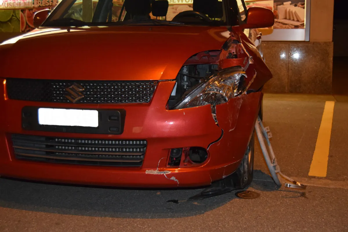 Bühler AR - Autofahrerin übersieht Verkehrsinsel