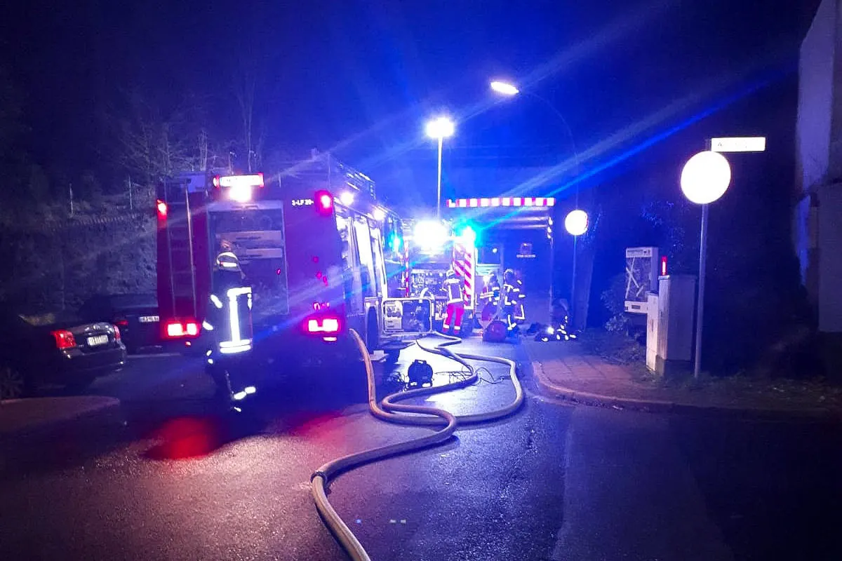 Neviges - Ein Toter bei Brand in Mehrfamilienhaus