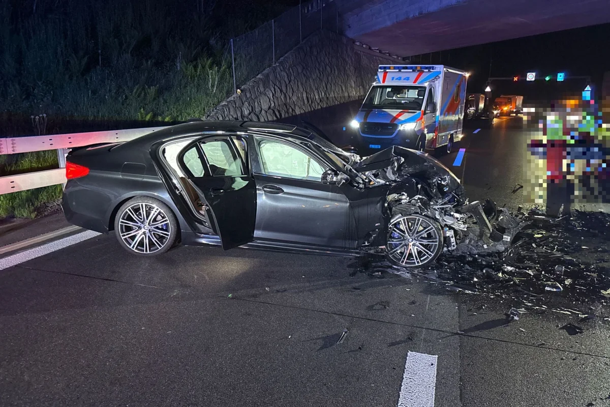 Mühlehorn GL – A3 nach Unfall zwei Stunden gesperrt