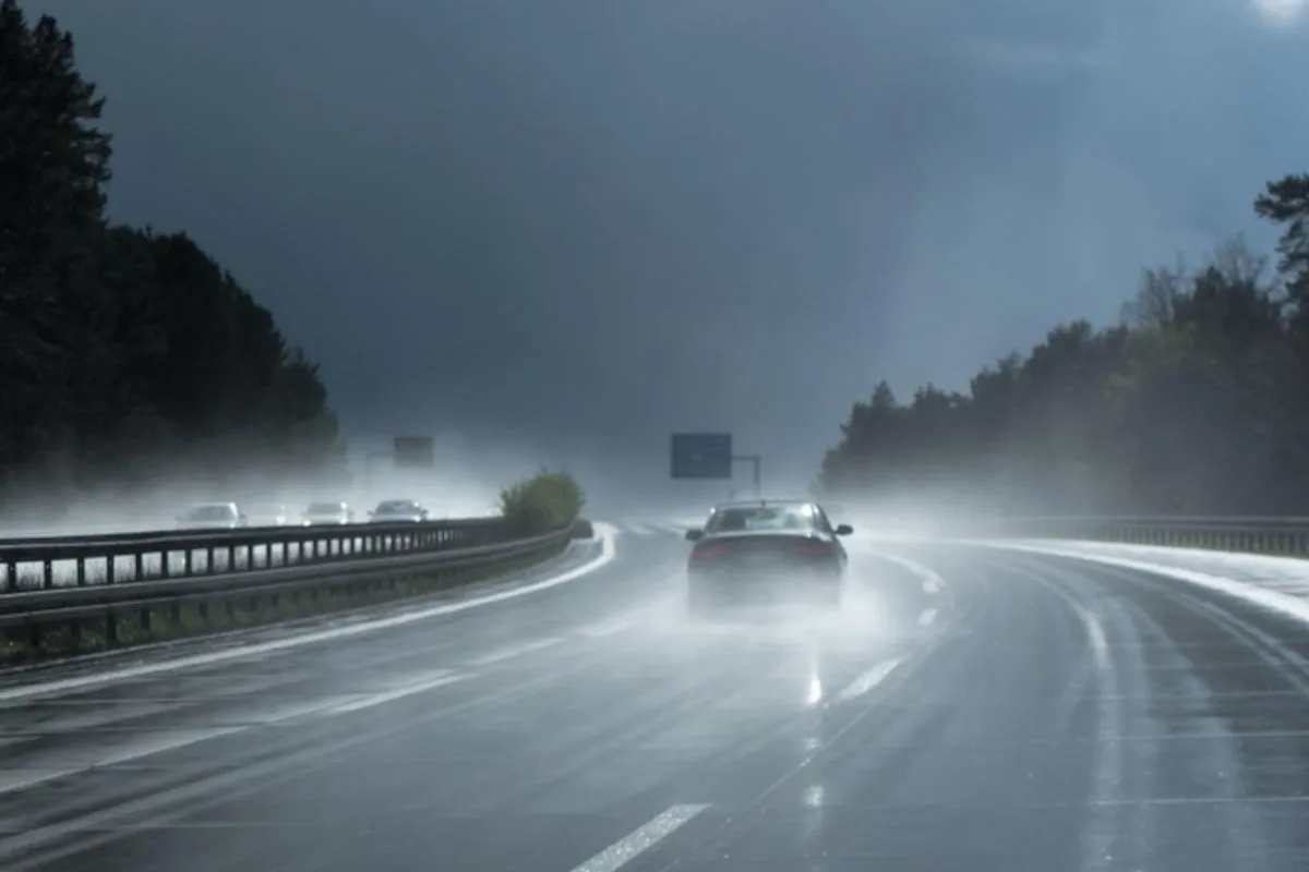 Wels OÖ – Autounfall durch Aquaplaning