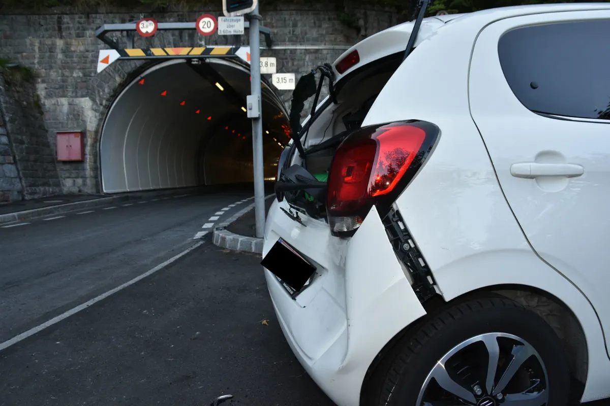 Triesenberg FL - Auffahrkollision zwischen zwei Autos