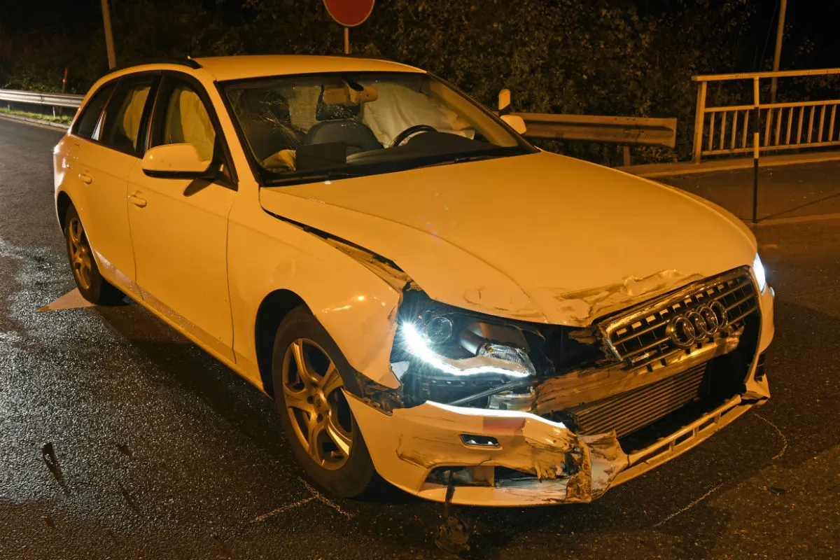 Reiden LU - Auto überschlägt sich bei Kollision