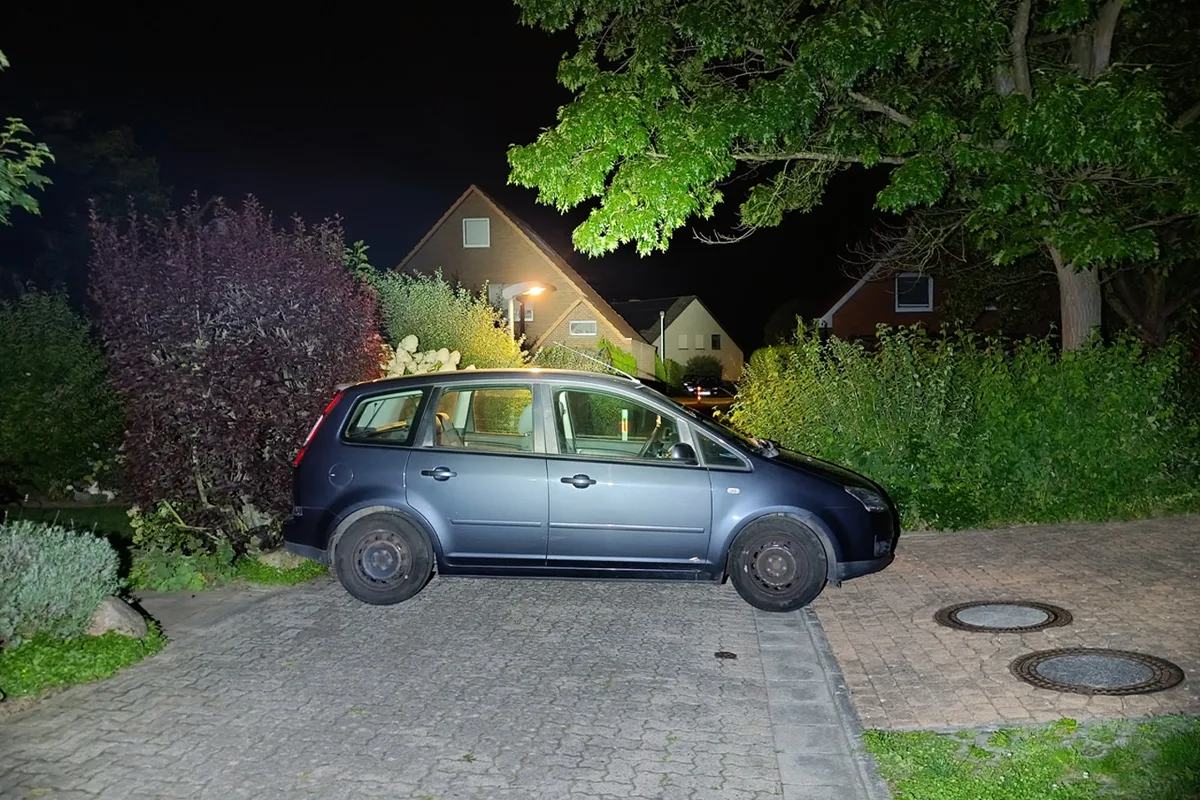 Bad Nenndorf NI – Trunkenheitsfahrt endet auf Gehweg