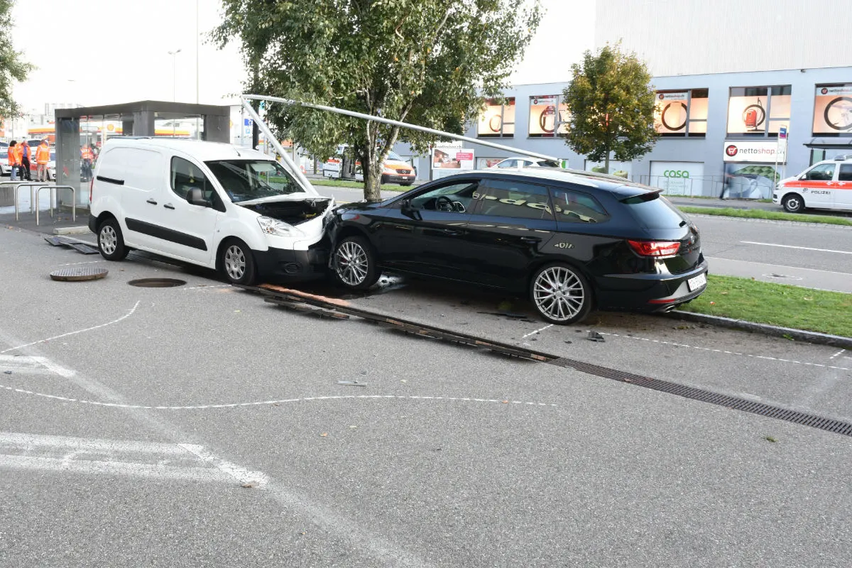 Unfall Volketswil ZH - Zwei verletzte Fussgänger bei Kollision