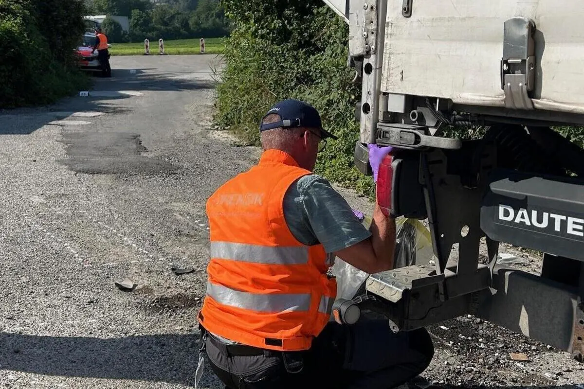 Tragischer Verkehrsunfall in Dietikon ZH – Motorradfahrer stirbt bei Kollision