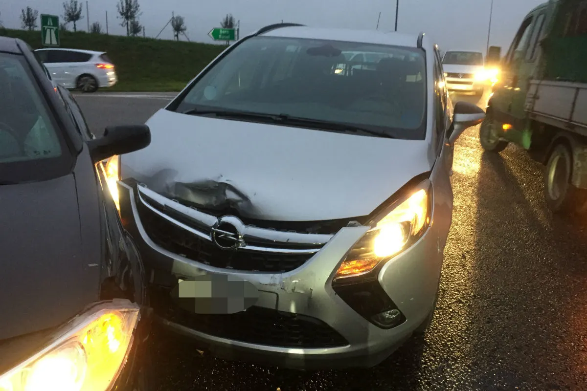 Zeugenaufruf Kölliken AG -  Kollision zwischen zwei Autos 