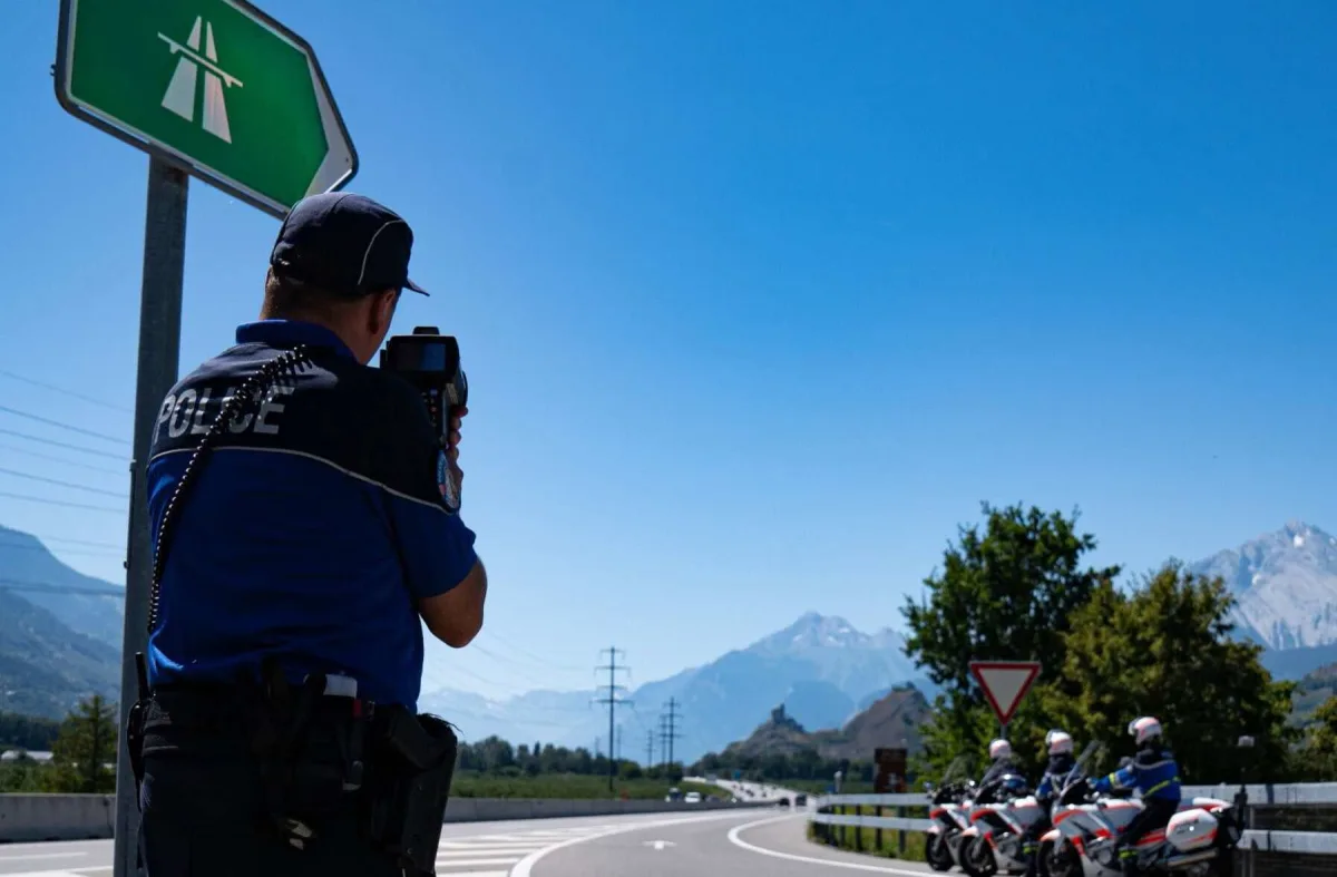 Mit  224 km/h in Sitten VS erwischt – Raser droht Freiheitsstrafe