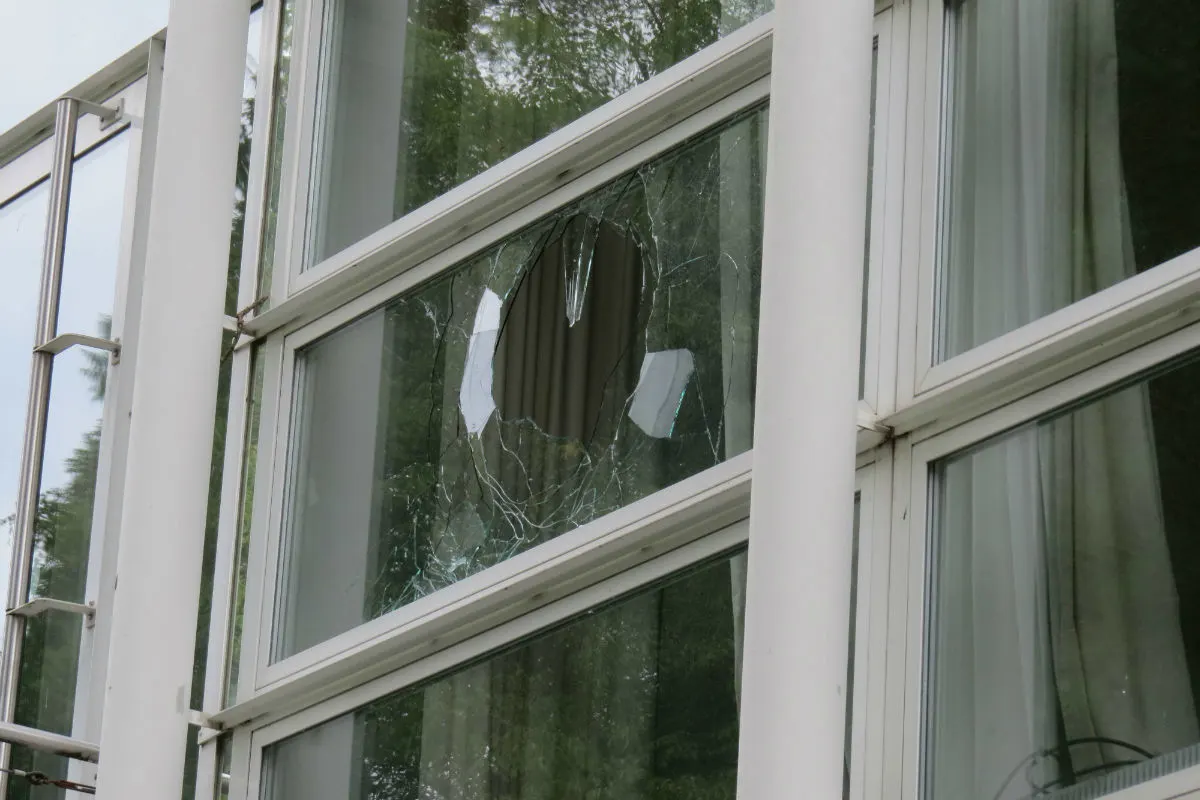 Baden AG - Vandalismus an Schulgebäude - Zeugenaufruf
