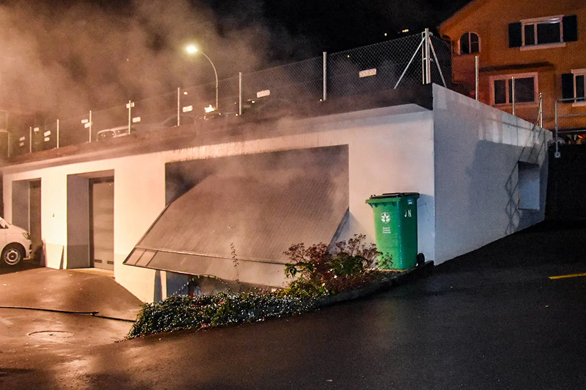 Beckenried NW – Brand in einer Autogarage