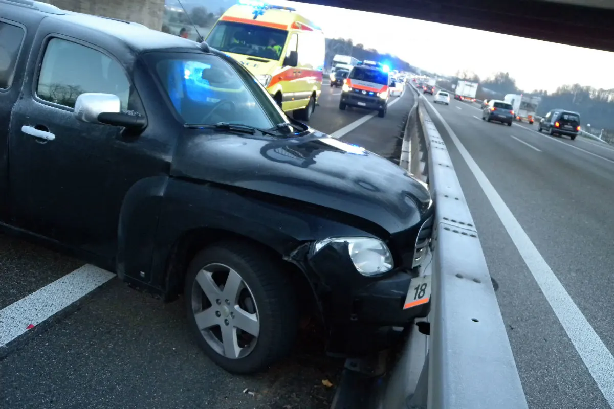 A1/Wiedlisbach SO - Auffahrkollision mit vier beteiligten Fahrzeugen