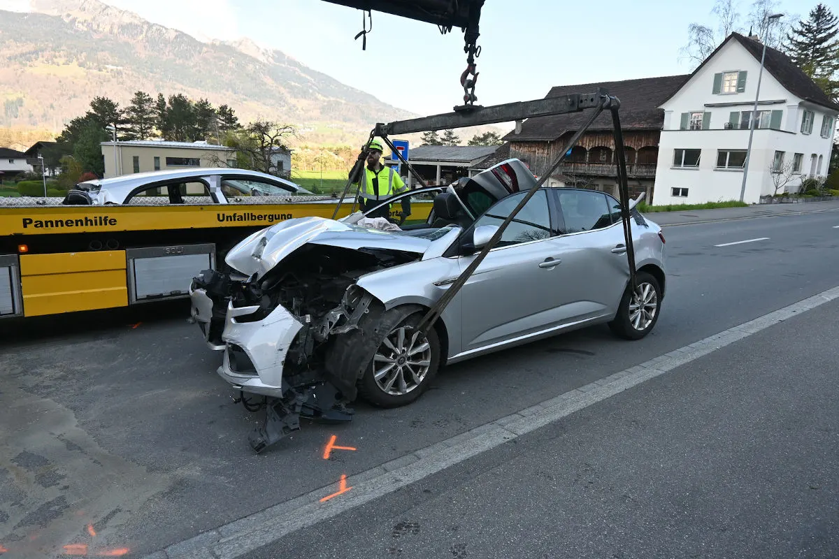 Balzers FL – Totalschaden nach Selbstunfall