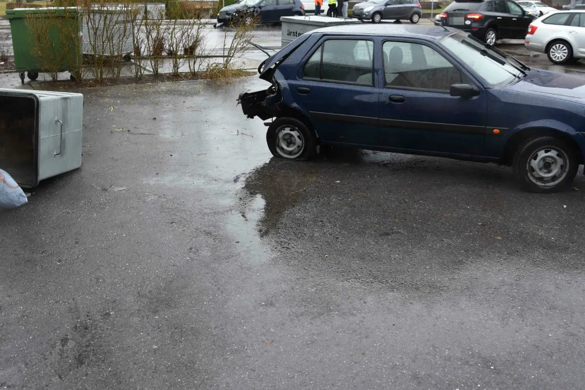 Wil SG - Auffahrkollision zwischen zwei Autos