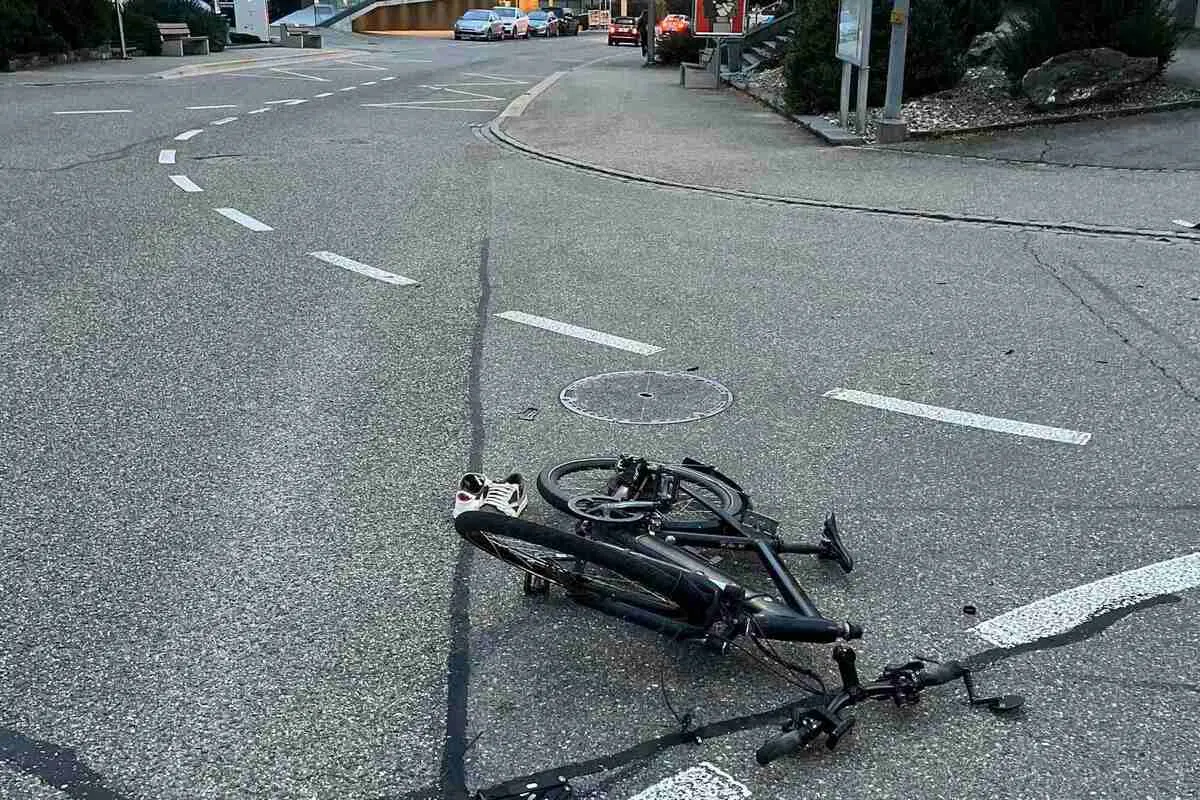 Unfall in Bettlach SO - E-Biker vom Auto erfasst