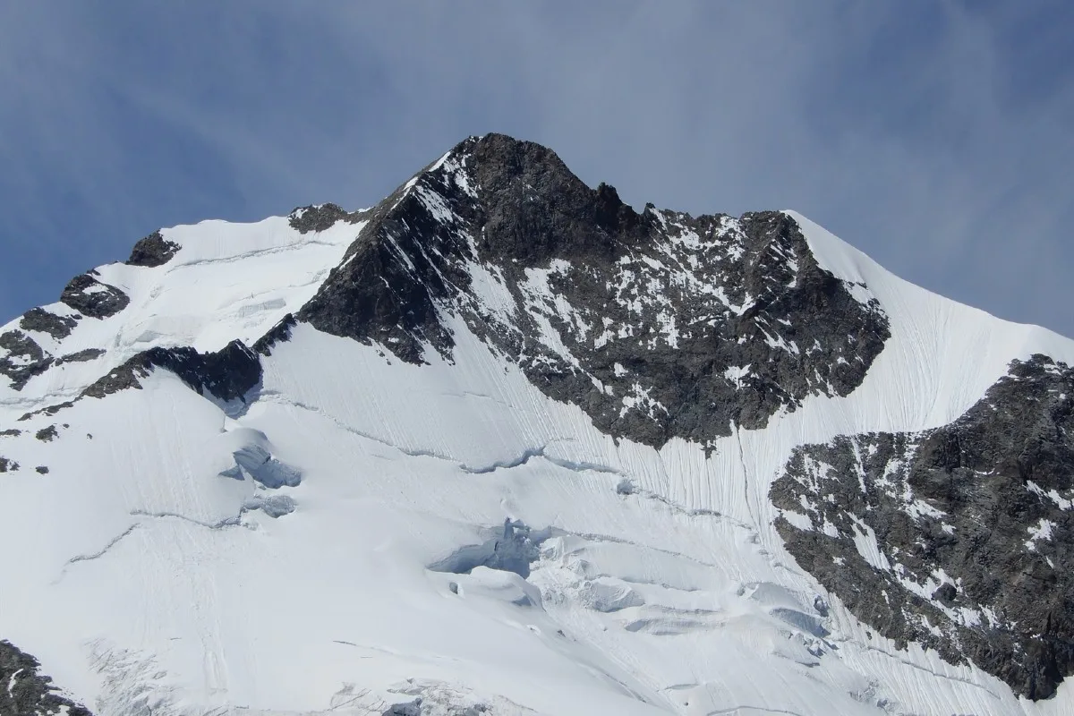 Drama in Pontresina GR - Alpinist stürzt am Piz Bernina mehrere hundert Meter in die Tiefe - tot!