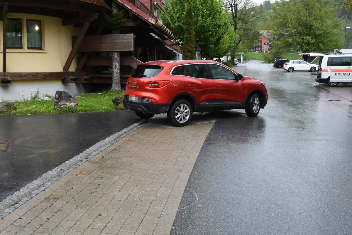 Unterwasser SG - Crash zwischen Auto und Velo