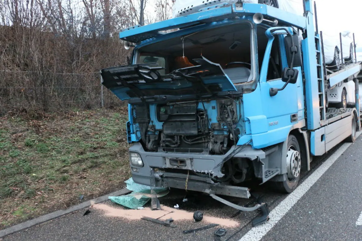 Winterthur A1 ZH -  Verkehrsunfall mit hohem Sachschaden