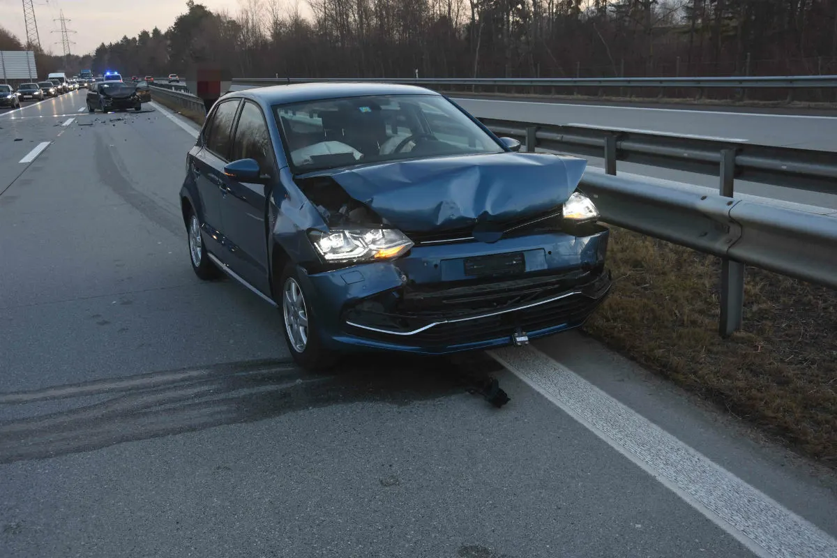Sennwald SG - Drei Verletzte bei Auffahrkollision