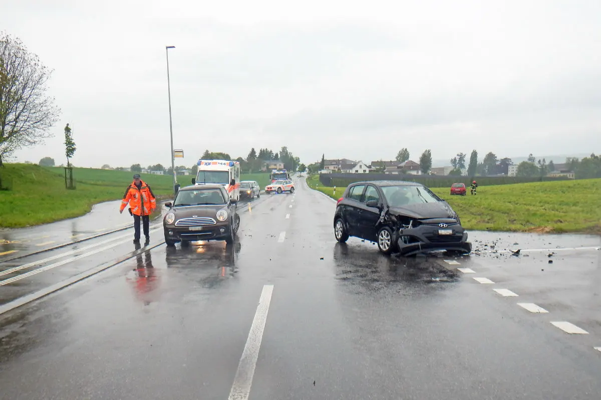 Landschlacht TG - Beifahrerin nach Unfall verletzt 