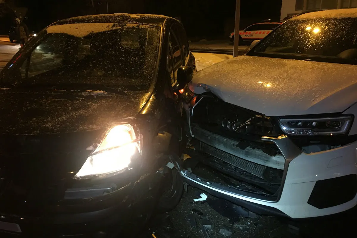 Glarus GL - Auto übersehen und kollidiert