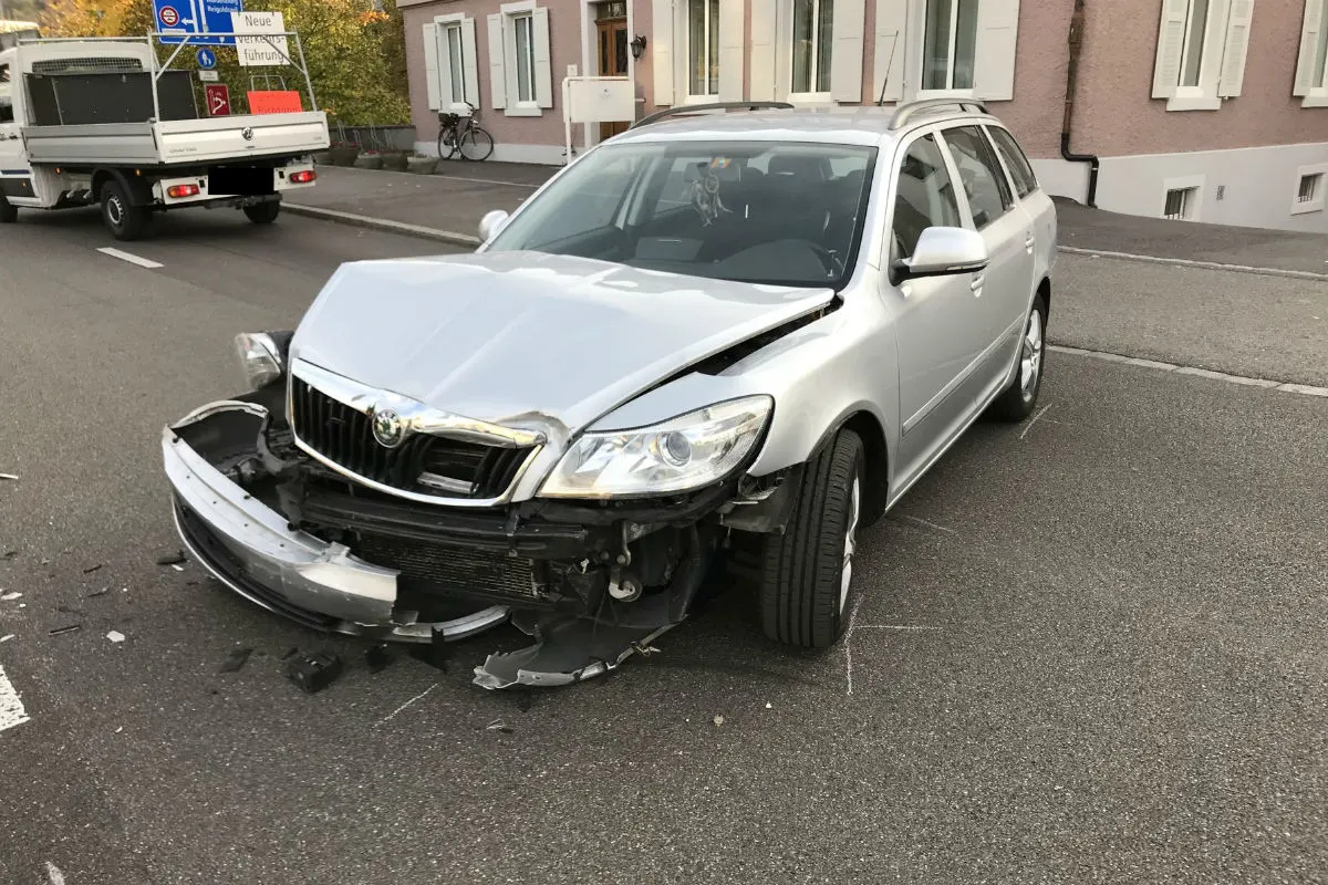 Liestal BL - Kollision zwischen zwei Personenwagen