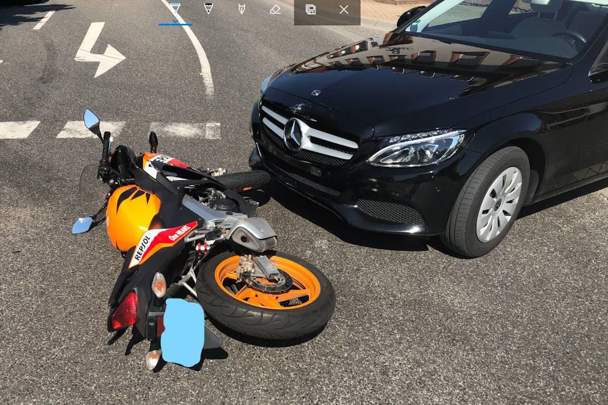 Edesheim – Kradfahrer übersehen und Unfall gebaut