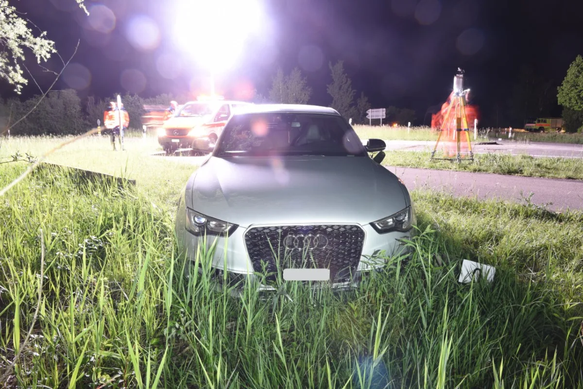 Höri ZH - 19-Jähriger verliert Kontrolle über Audi und wird verhaftet