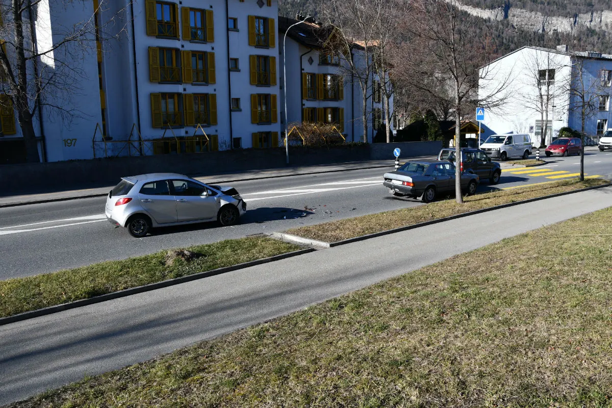 Chur GR - Auffahrunfall verursacht grossen Sachschaden