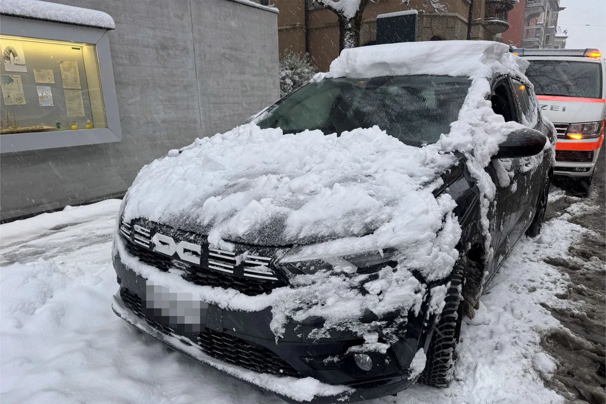 Wintereinbruch in St.Gallen – Fahrzeuge mit Schneelast gestoppt