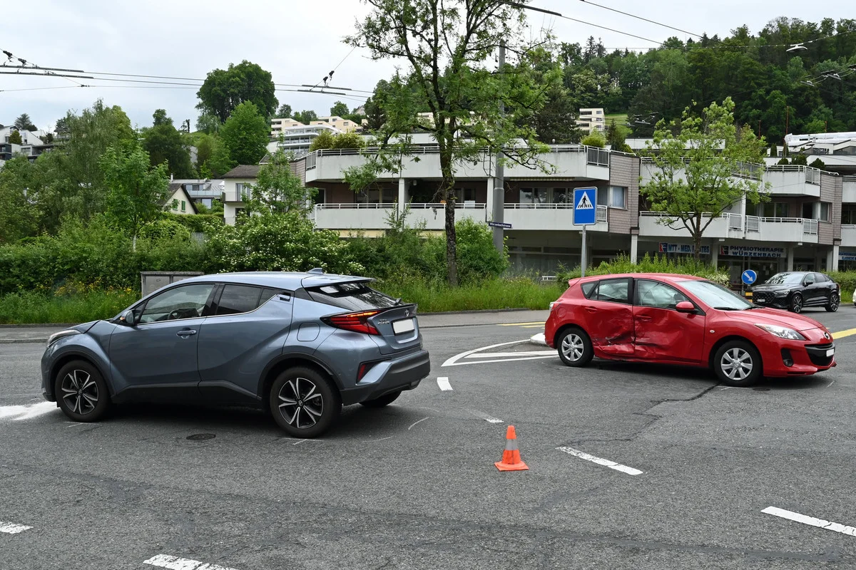 Kanton Luzern - Mehrere Unfälle - Verkehrsbehinderungen auf der A2 