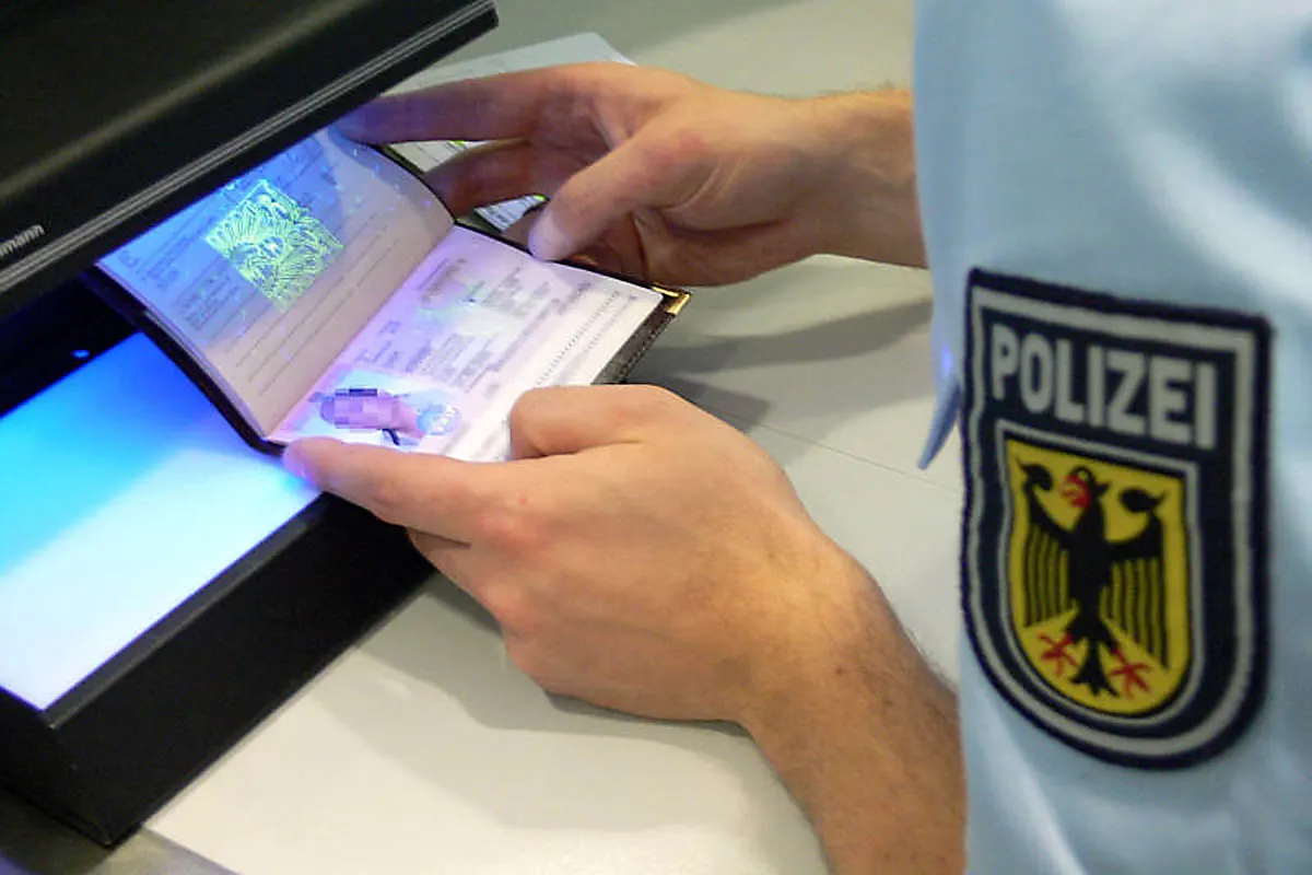 Kiefersfelden - Bundespolizei entlarvt Urkundenfälscher