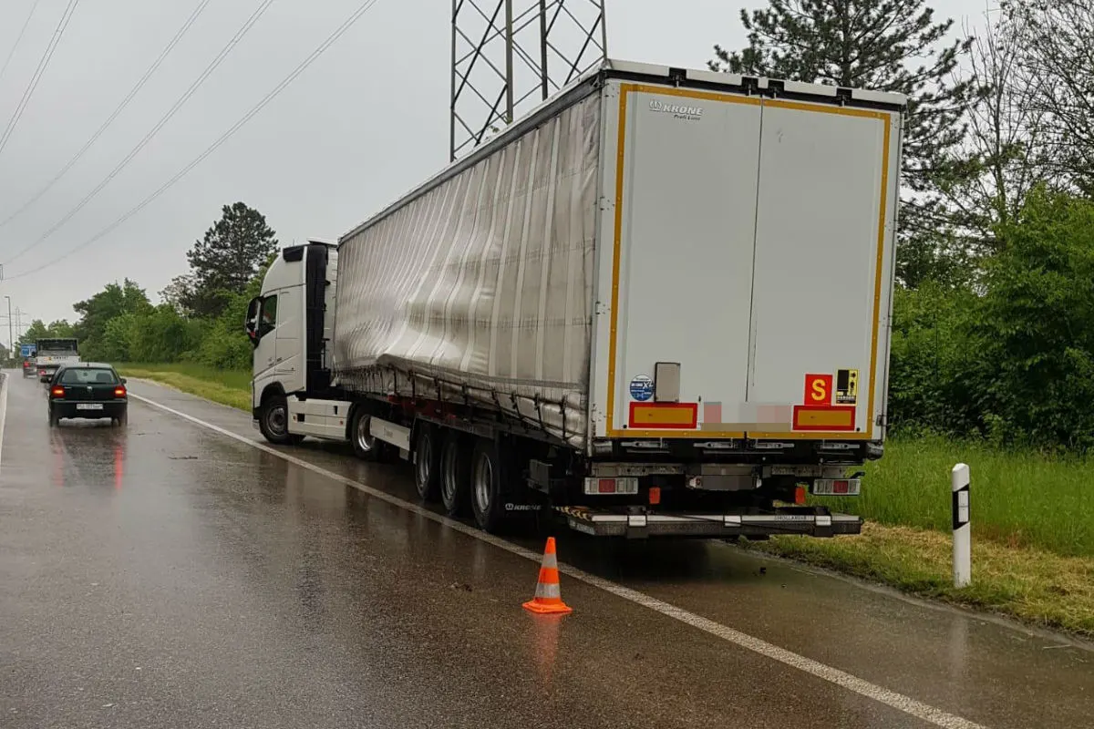 A3/Rheinfelden AG - Sattelzug verliert Ladung 