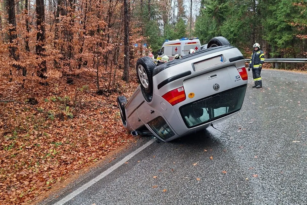 Kumberg ST – Auto überschlägt sich bei Unfall