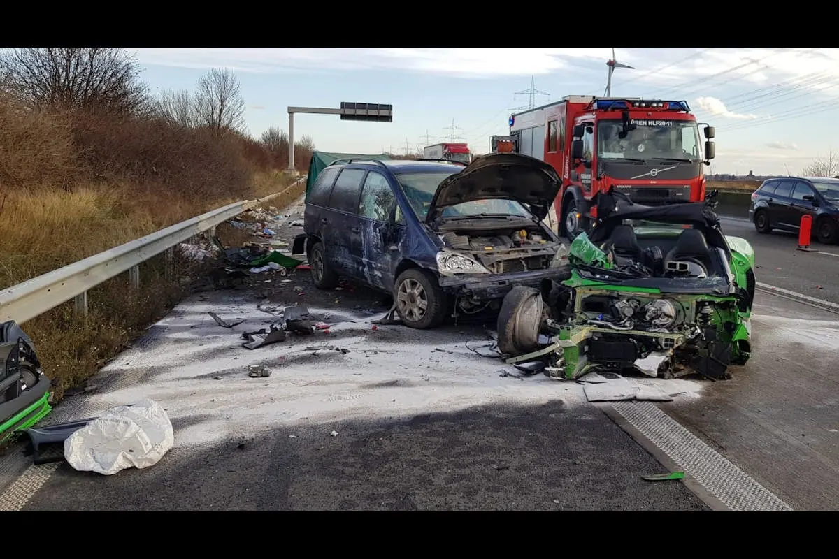 Unfall auf der A4 bei Düren – Schwerer Verkehrsunfall auf der Autobahn