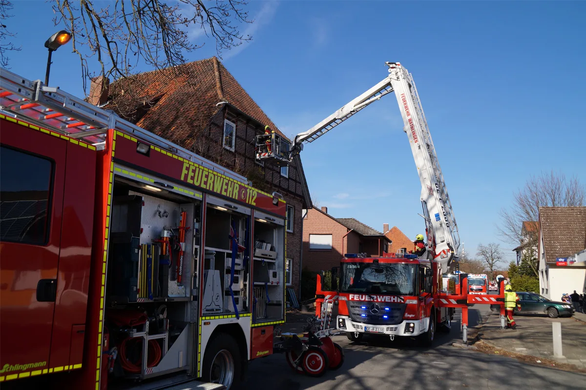 Wathlingen – Zwei Personen bei Brand im Treppenhaus gerettet