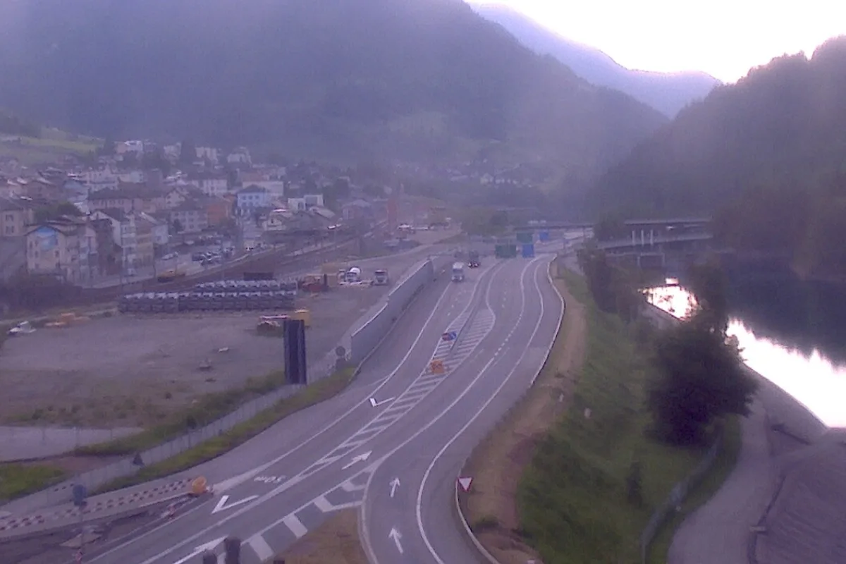 Gotthard Strassentunnel am 09.06.2023 - Verkehrssituation und Stau LIVE