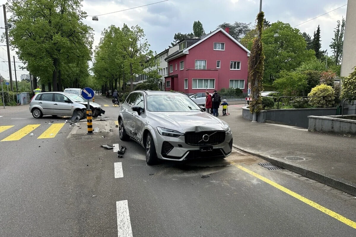 Basel - Unfall mit einem vortrittsberechtigten Fahrzeug