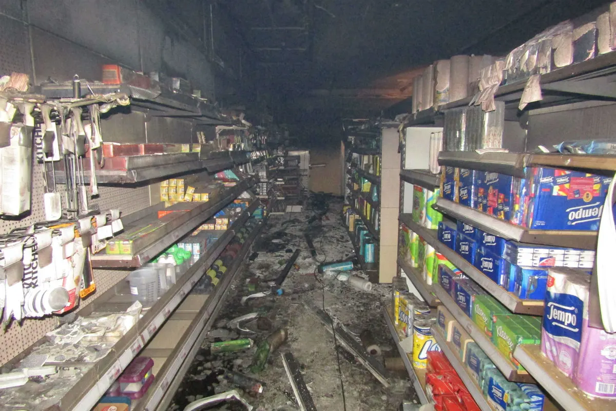 Bilten GL - Brand in Einkaufsgeschäft - Mehrere hunderttausend Franken Schaden!