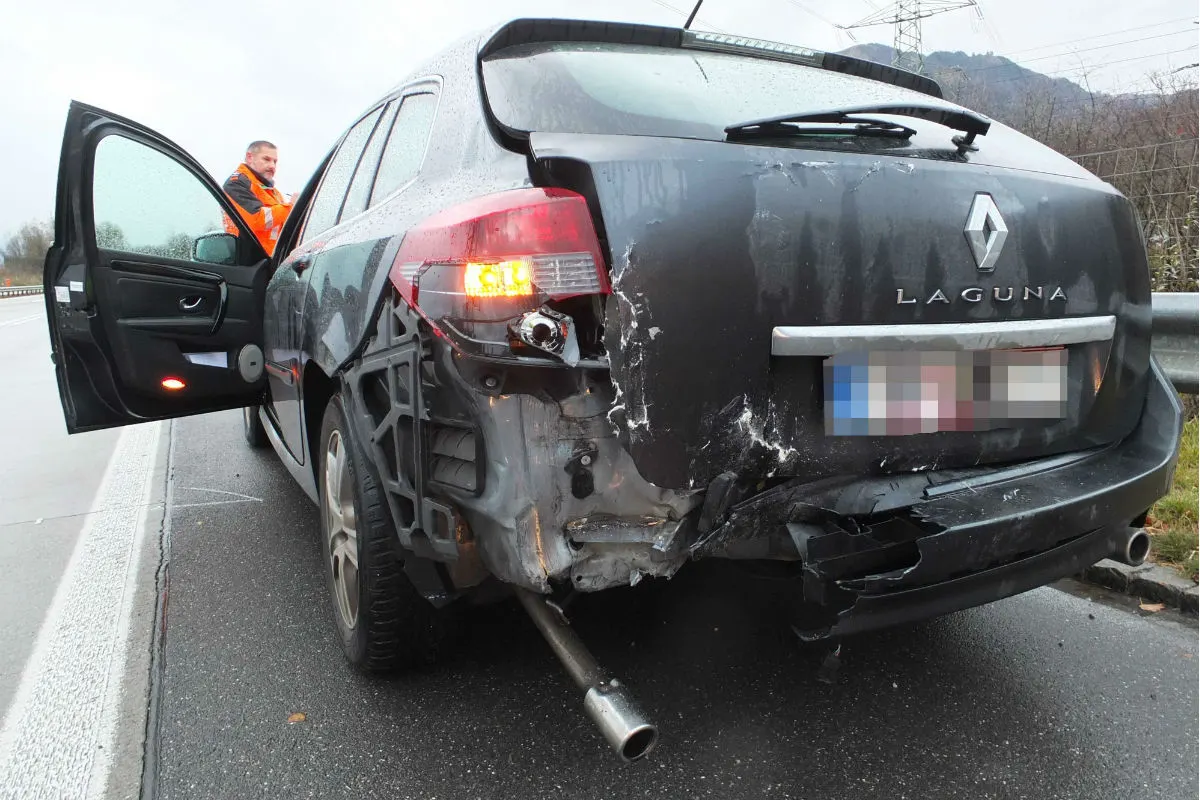 Oberriet SG - Zehn Autos in Auffahrunfälle verwickelt