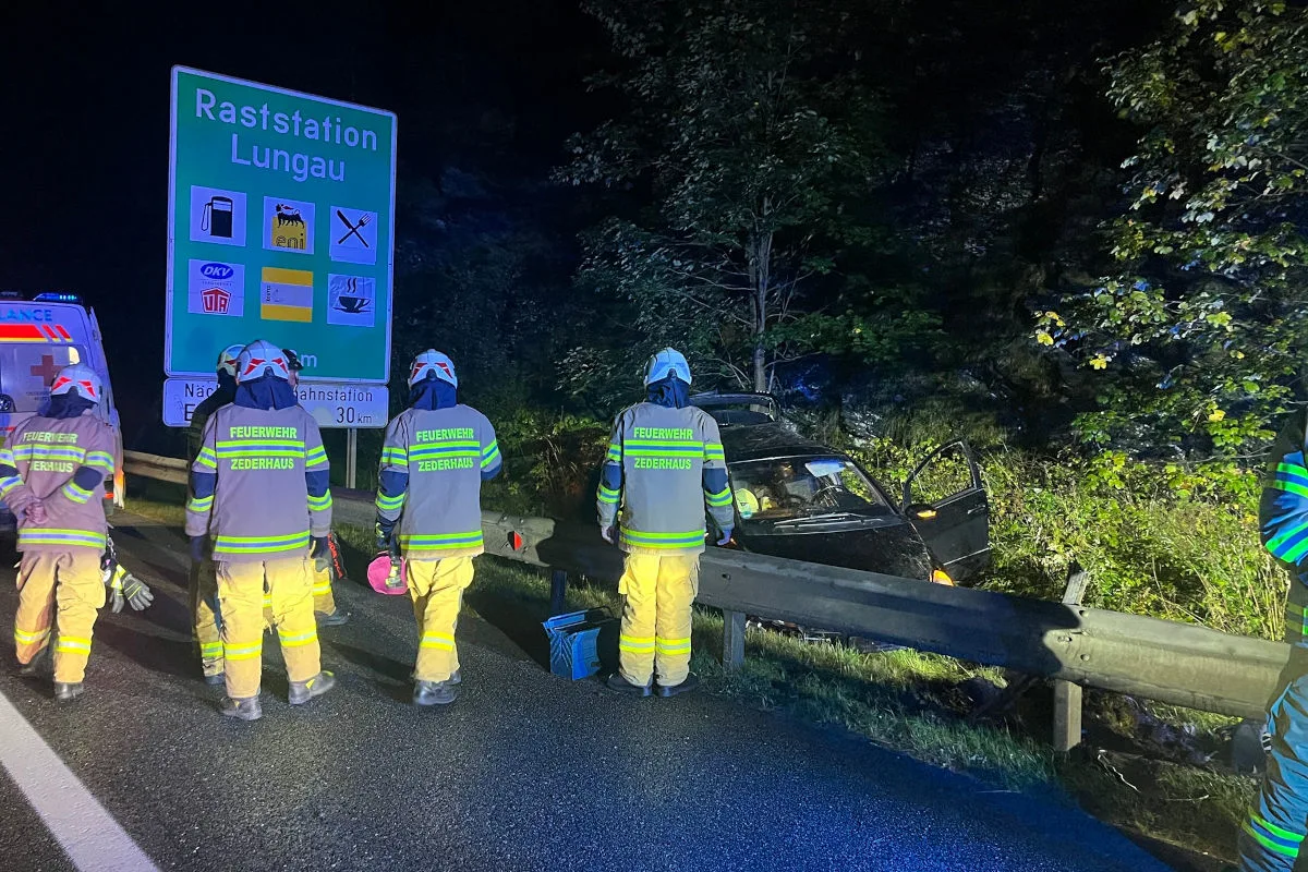 A10 Zederhaus S – Fahrzeug überschlägt sich bei Unfall