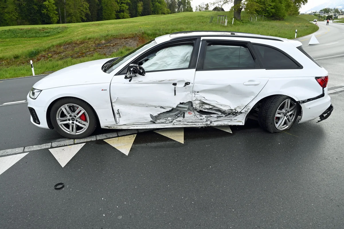 Stadt Luzern - Hoher Sachschaden nach Unfall 