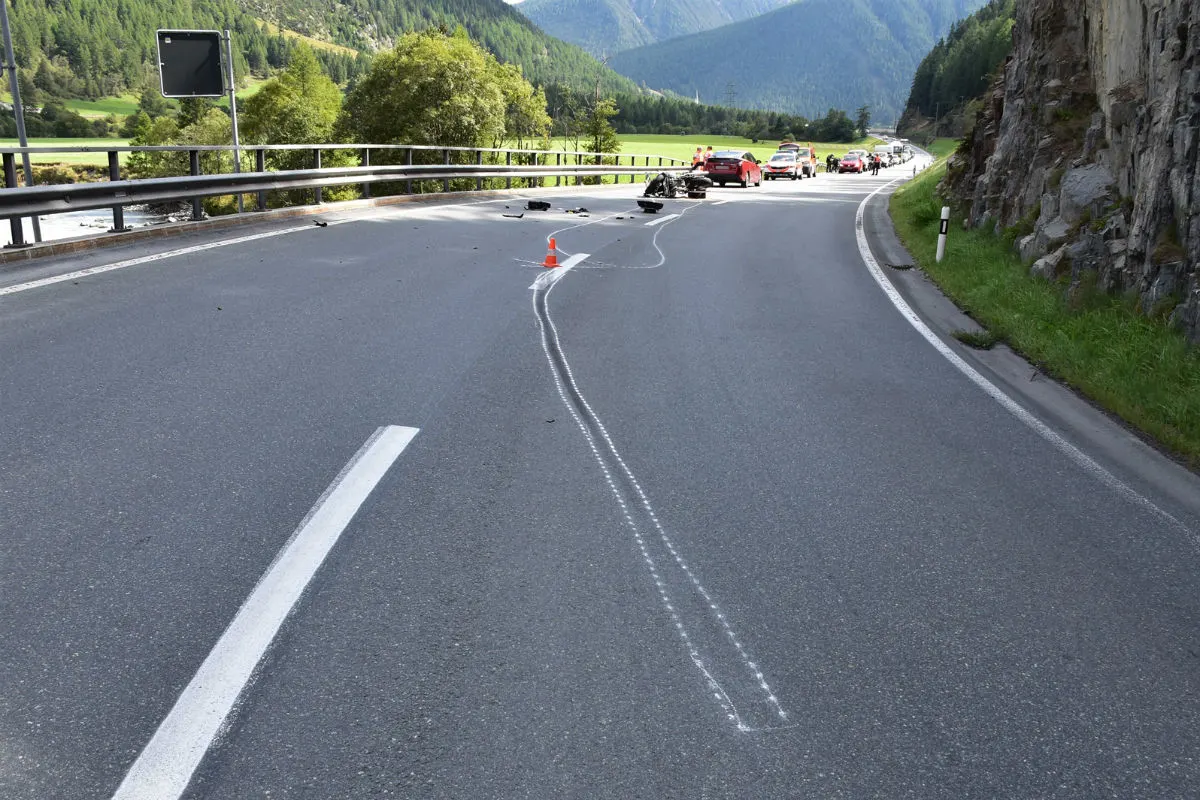 Zernez GR - Überholmanöver mit fatalen Folgen