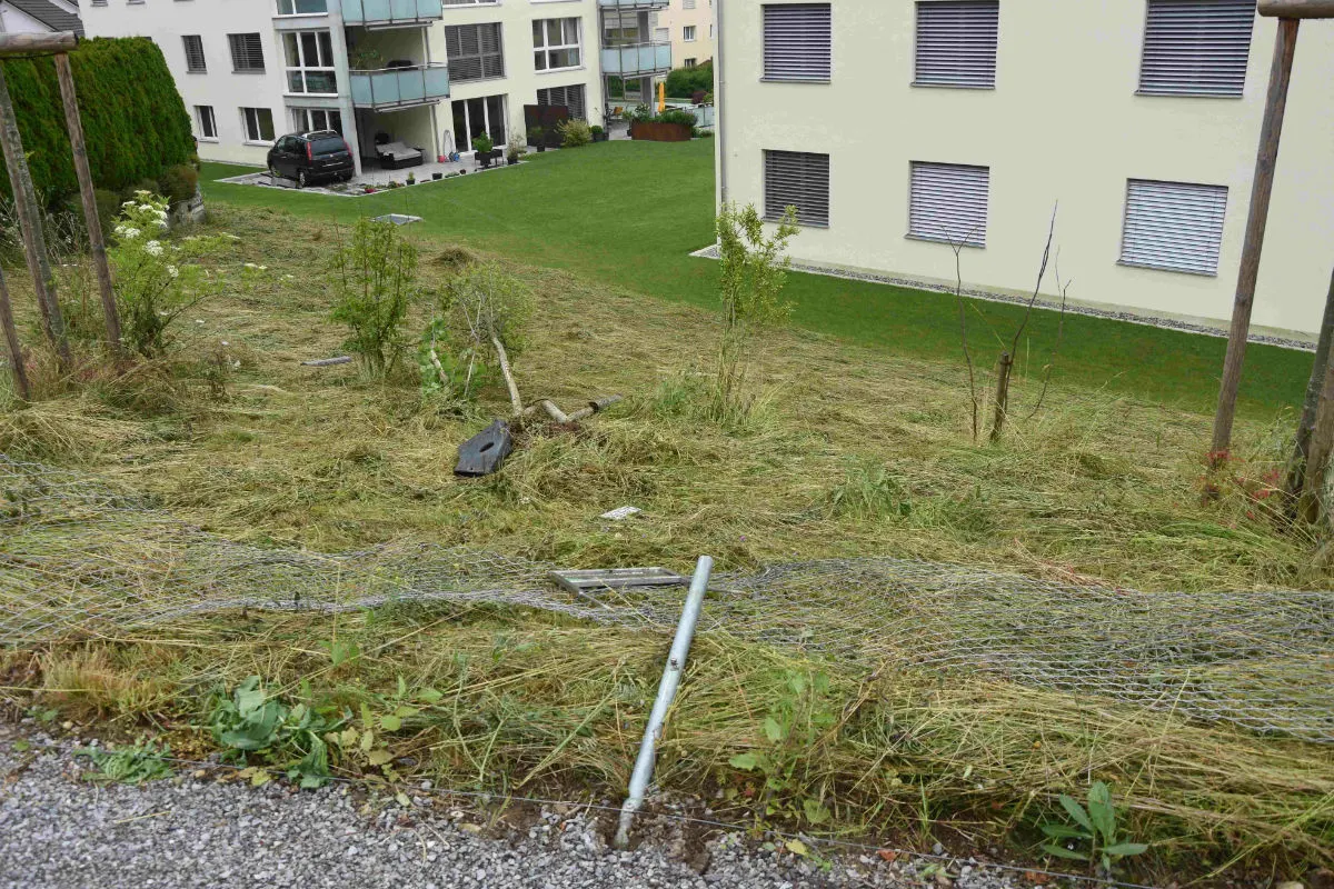  Flawil SG - Beim Anschieben mitgeschleift