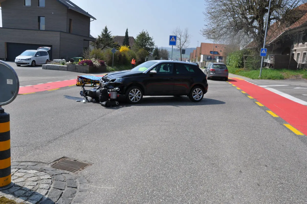 Lohn-Ammannsegg SO - Kollision zwischen Auto und Motorrad